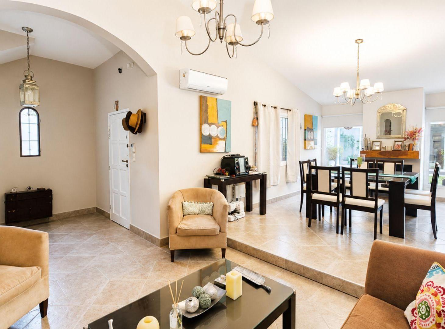 Foto de CASA EN VENTA GRAND BOURG LA ALBORADA 4 DORM, imagen 3