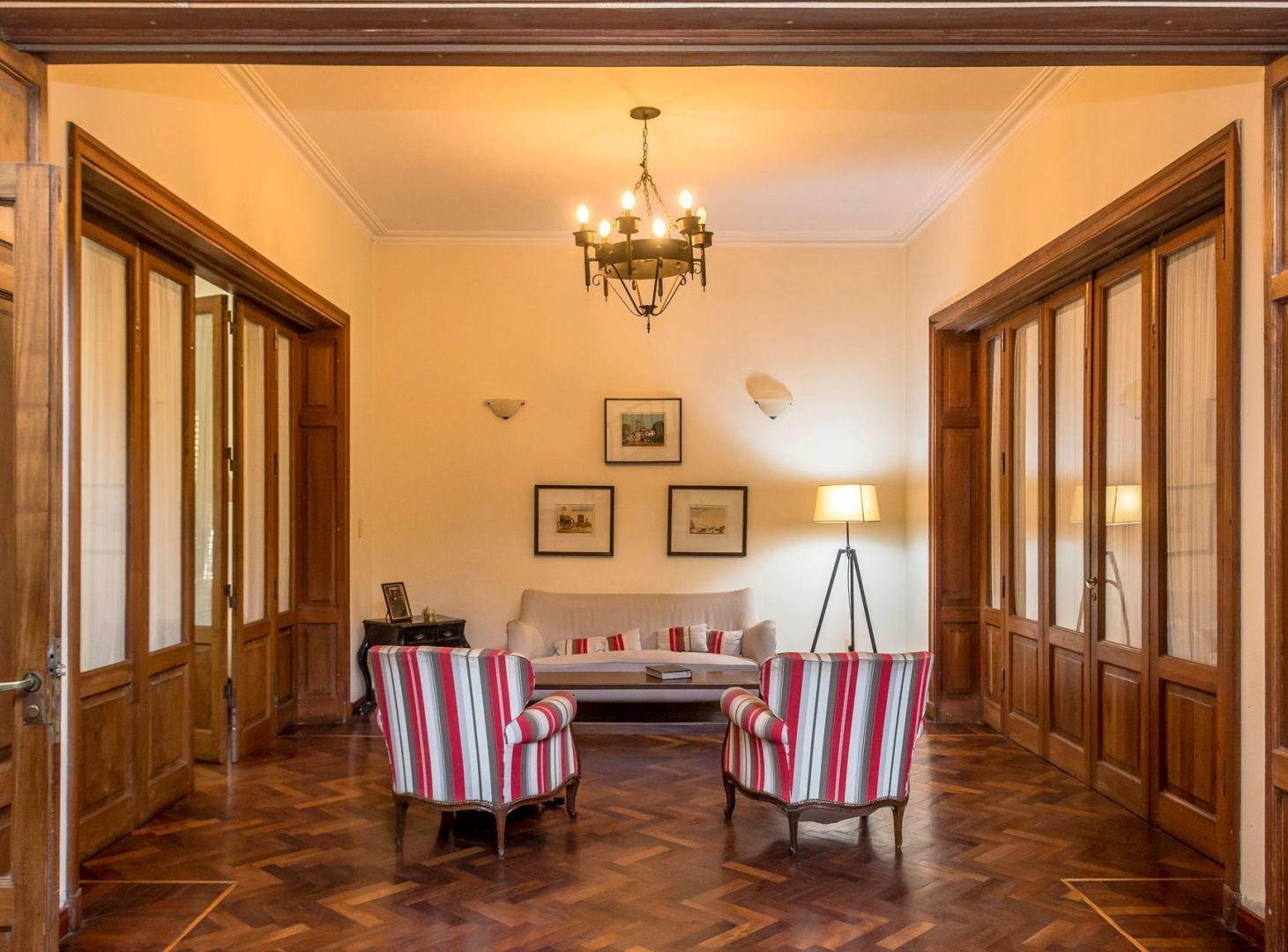 Foto de CASA 8 DORMITORIOS VENTA ZONA CENTRO APTO OFICINAS, imagen 1