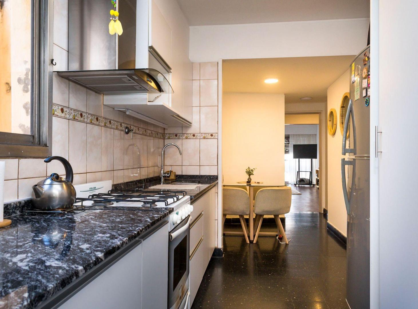 Foto de DEPARTAMENTO AMPLIO VENTA AV BELGRANO 2 DORM, imagen 3