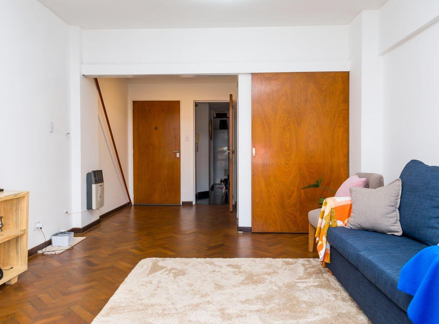 Foto de DEPARTAMENTO AMPLIO VENTA AV BELGRANO 2 DORM, imagen 5