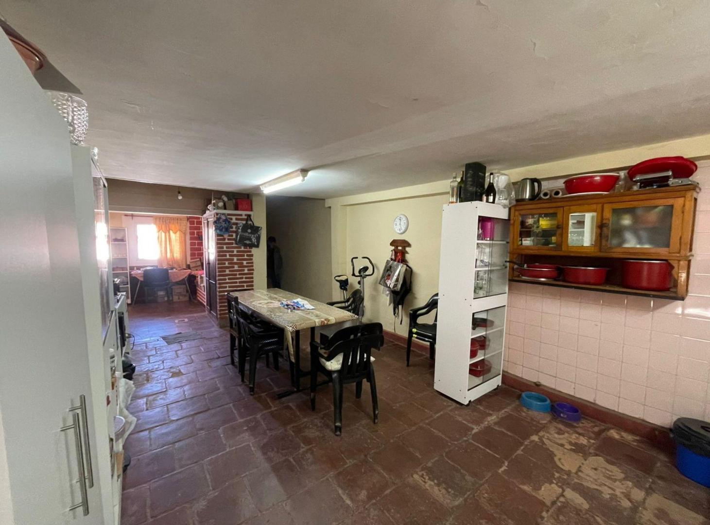 Foto de CASA EN VENTA CAFAYATE ZONA CENTRO 4 DORMITORIOS, imagen 2