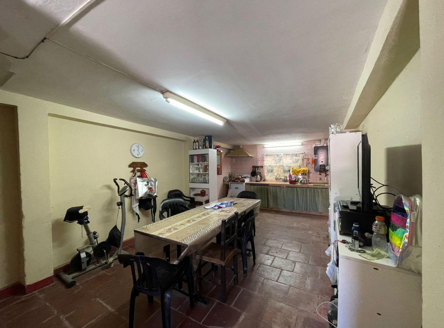 Foto de CASA EN VENTA CAFAYATE ZONA CENTRO 4 DORMITORIOS, imagen 1