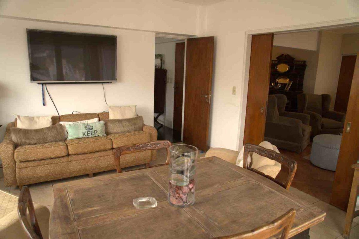 DEPARTAMENTO AMPLIO VENTA ZONA CENTRO