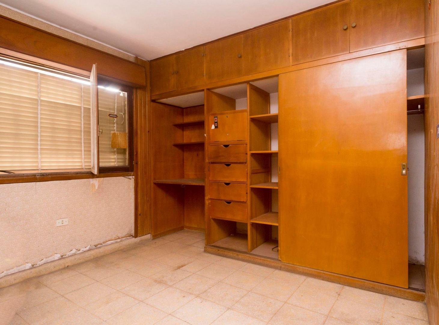 Foto de CASA 5 DORMITORIOS VENTA MACROCENTRO EN ESQUINA, imagen 3