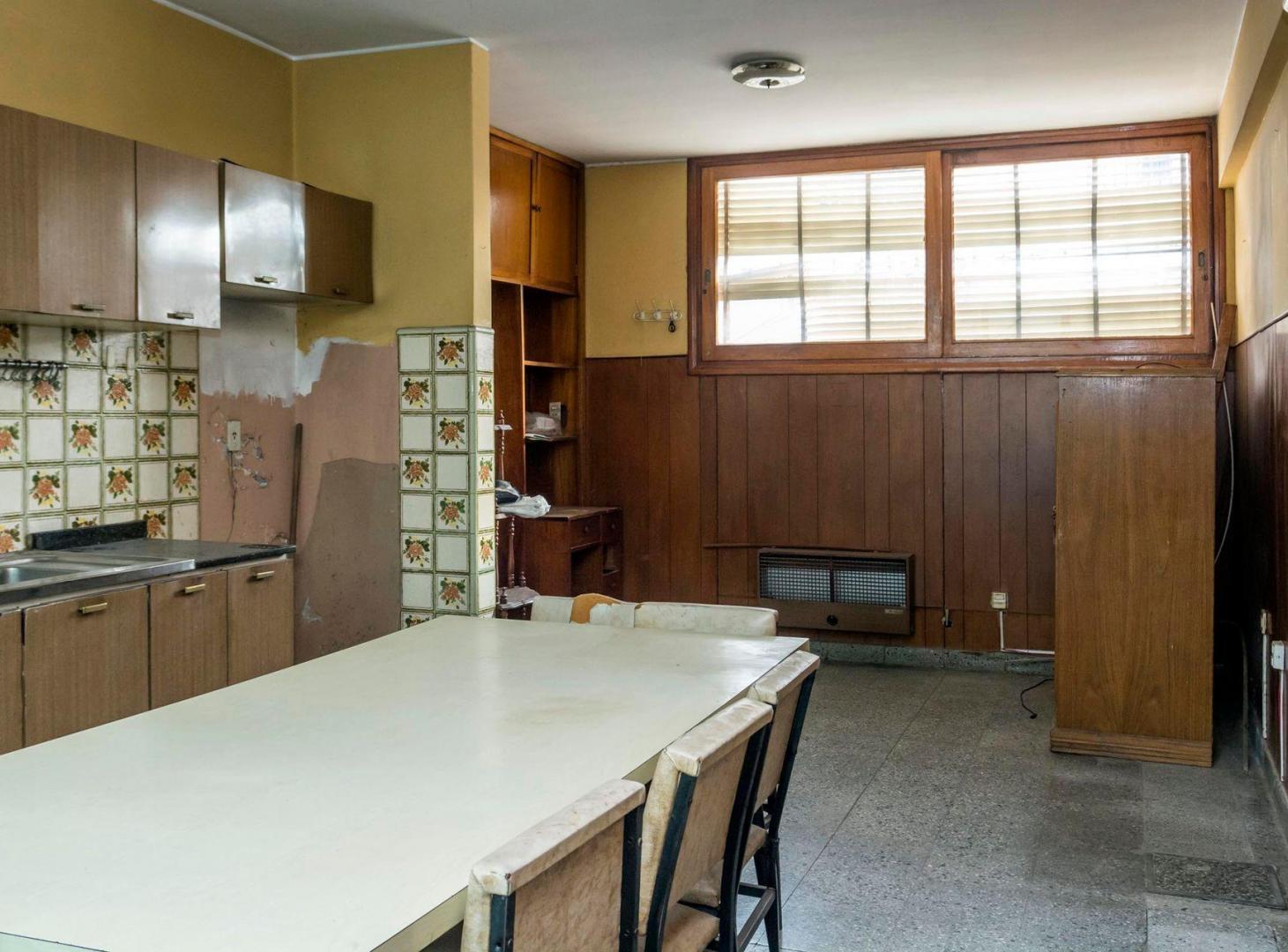Foto de CASA 5 DORMITORIOS VENTA MACROCENTRO EN ESQUINA, imagen 5