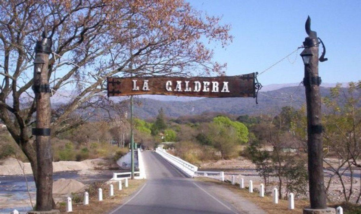Foto de TERRENO CON PILETA VENTA DE 2.563 M2 LA CALDERA, imagen 5