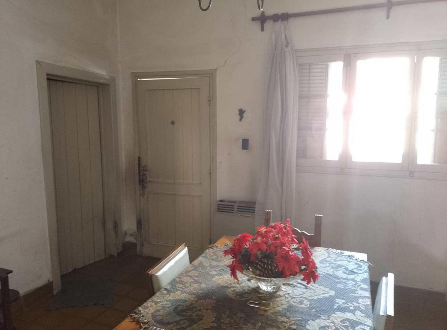Foto de CASA EN VENTA A REMODELAR EN MACROCENTRO, imagen 1