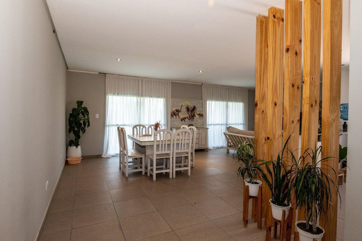 Foto de CASA VENTA O PERMUTA B° PRIVADO LA VERBENA, imagen 2