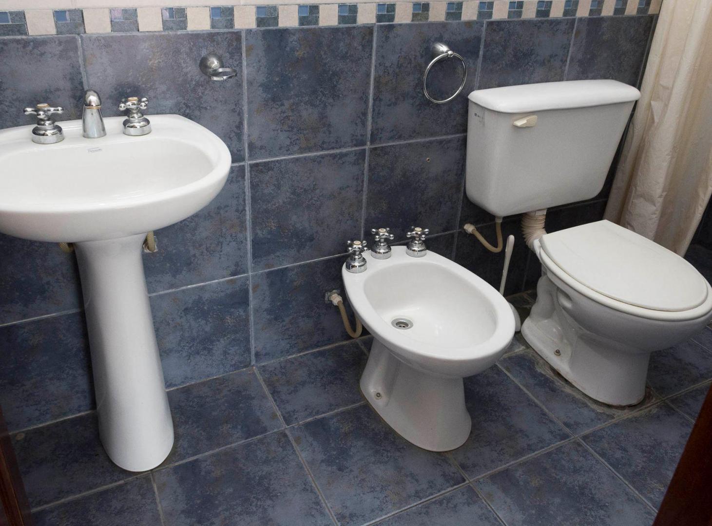 Foto de CASA VENTA Bº CASTAÑARES ZONA NORTE 6 DORMITORIOS, imagen 4