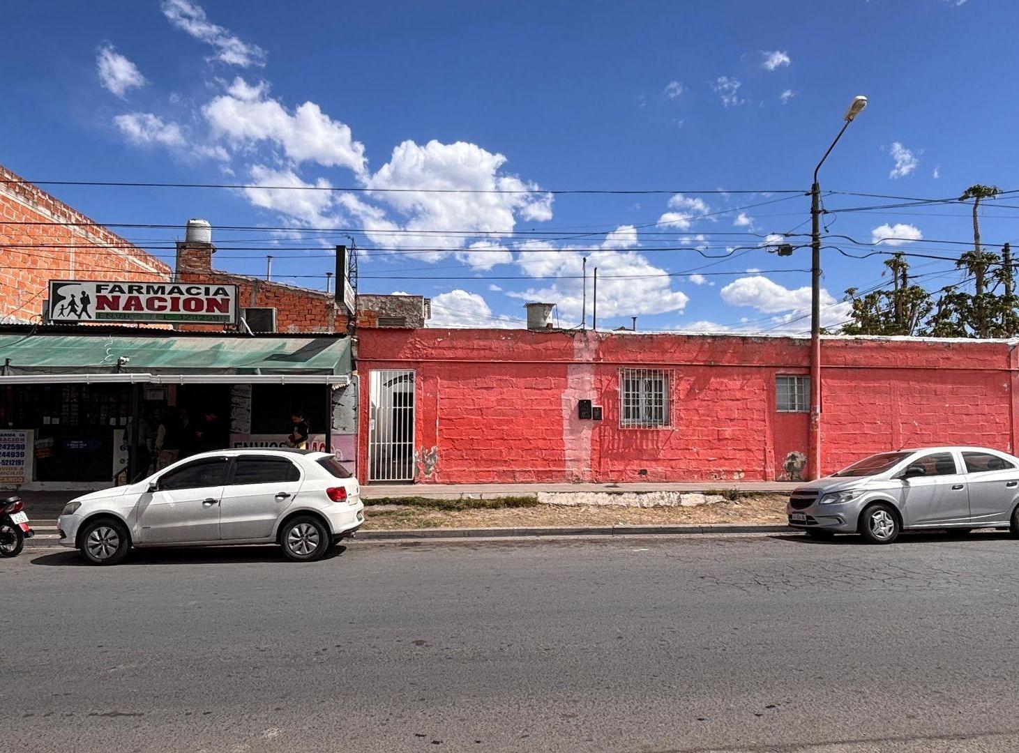 Foto de CASA ESQUINA CON LOCAL COMERCIAL BARRIO EL TRIBUNO, imagen 2