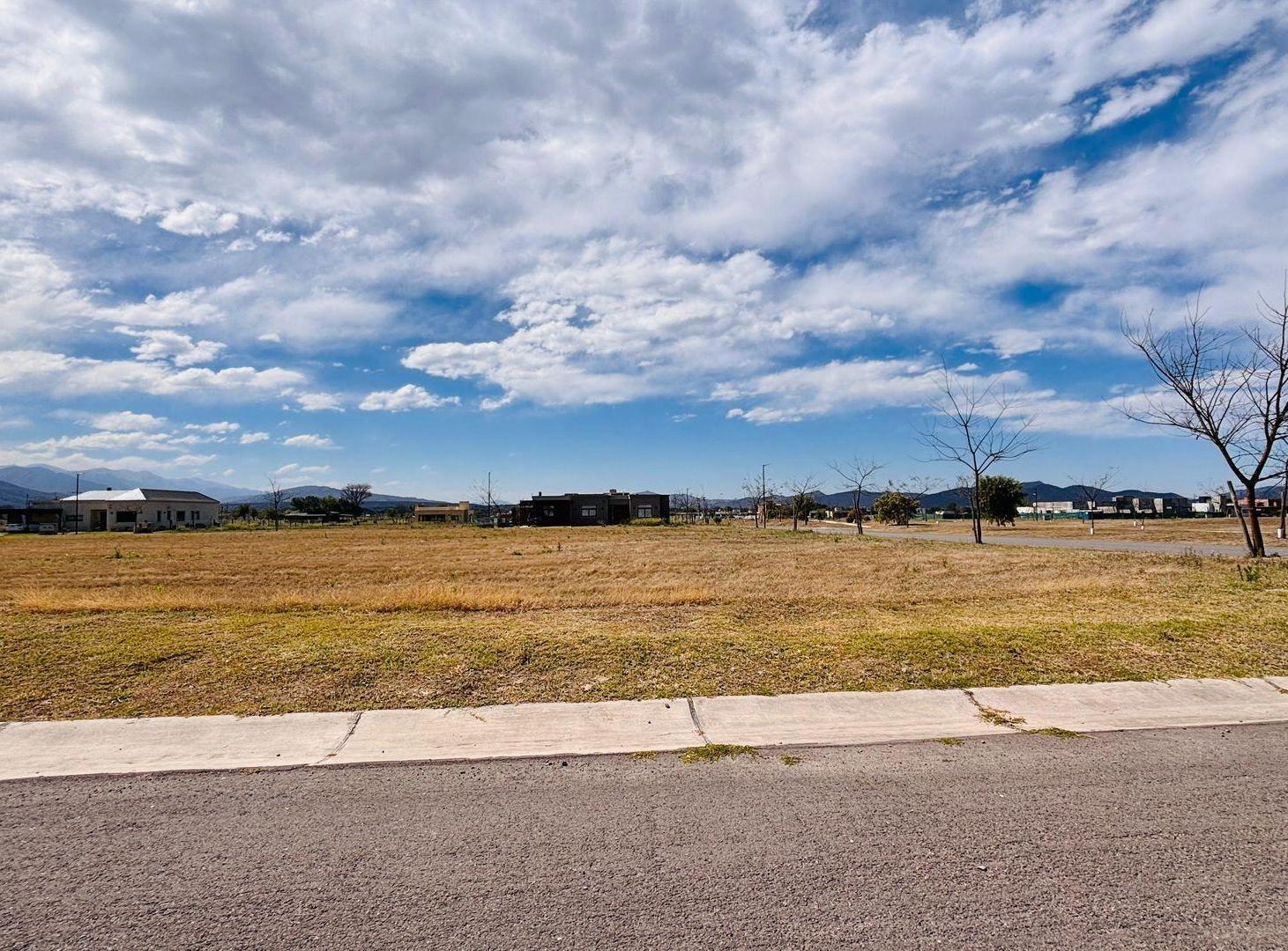 Foto de TERRENO EN ESQUINA EN VENTA LA VERBENA ZONA SUR, imagen 3