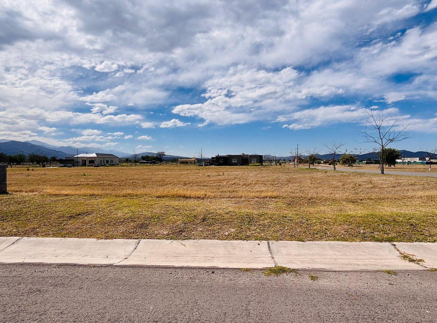 Foto de TERRENO EN ESQUINA EN VENTA LA VERBENA ZONA SUR, imagen 2