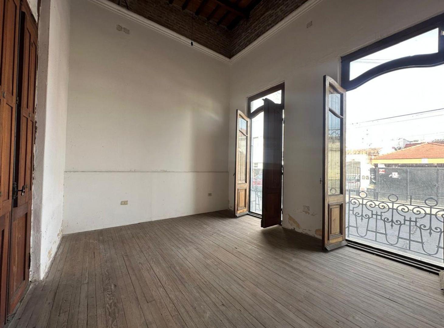 Foto de CASA EN VENTA MACROCENTRO 368 MT2, imagen 3