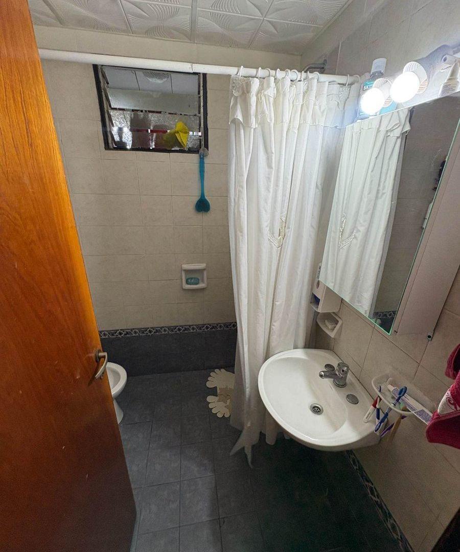 Foto de DEPARTAMENTO VENTA BARRIO BANCARIO ZONA SUR 3 DORM, imagen 2