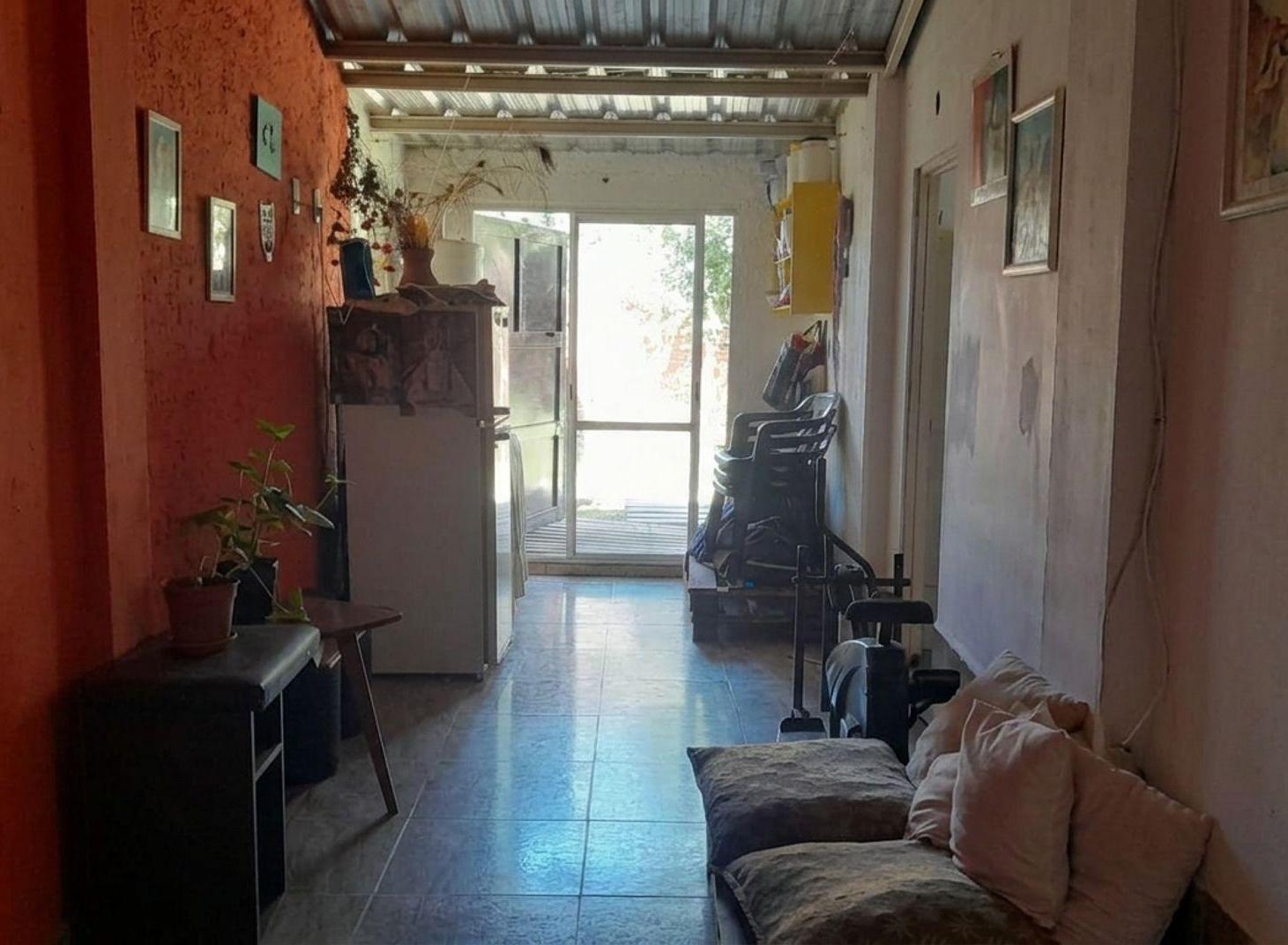 Foto de CASA VENTA PASAJE BELLIDO CERRILLOS 2 DORMITORIOS, imagen 3