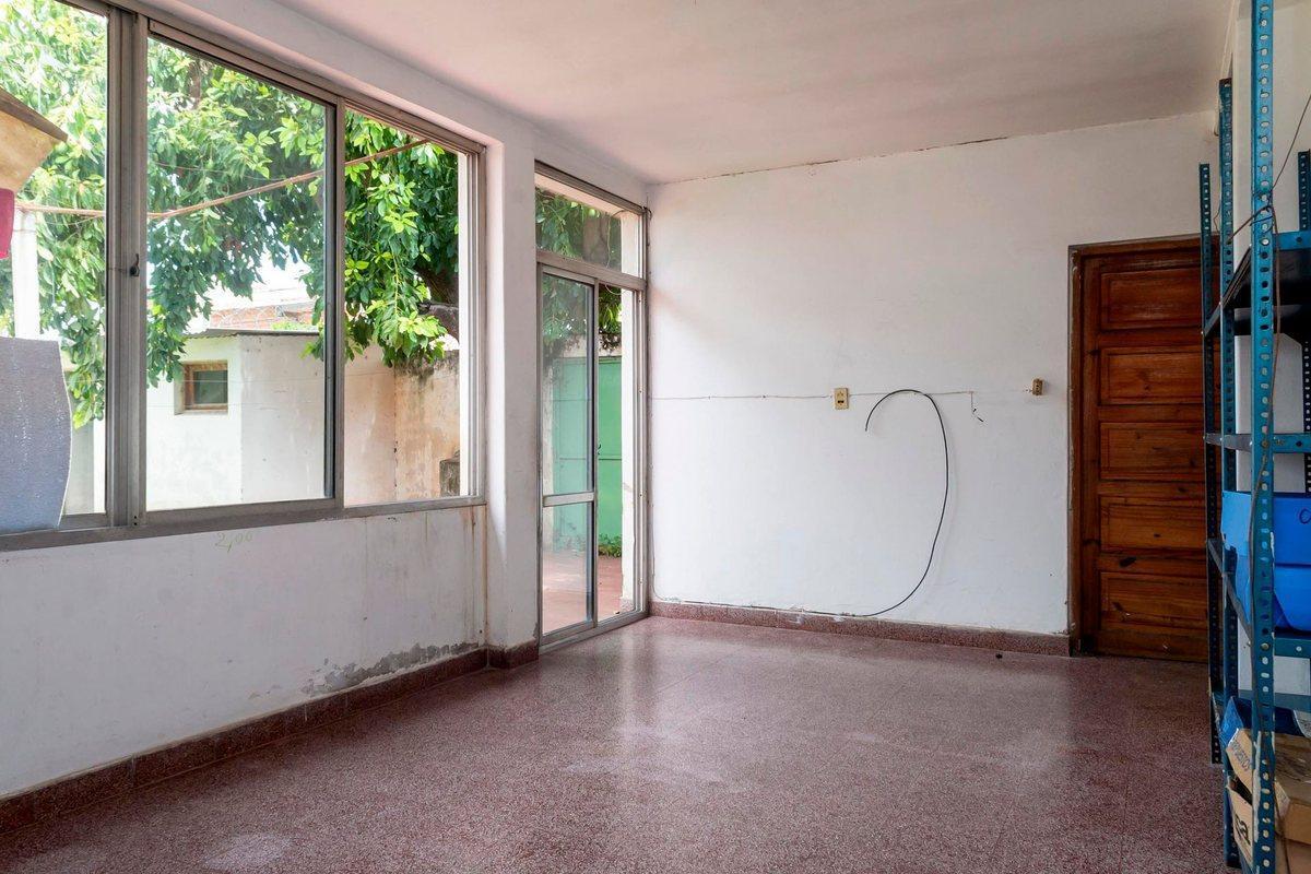 Foto de CASA A REMODELAR EN VENTA MACROCENTRO 275.92m2, imagen 5
