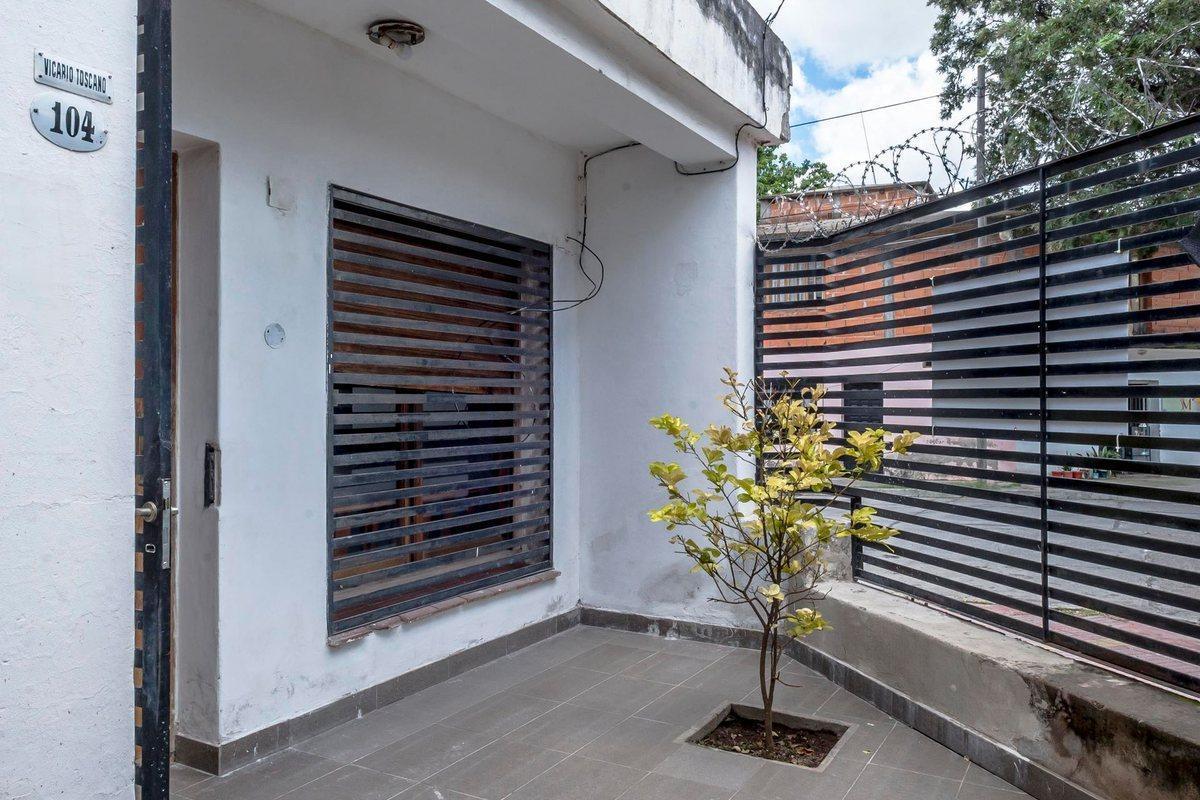 Foto de CASA A REMODELAR EN VENTA MACROCENTRO 275.92m2, imagen 1