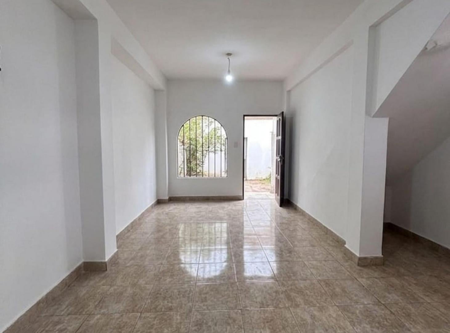 Foto de CASA EN VENTA CON 5 DEPARTAMENTOS ZONA OESTE, imagen 4