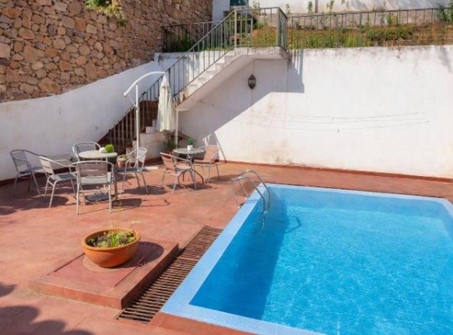 Foto de CASA EN VENTA CON PILETA ZONA MONUMENTO A GÜEMES, imagen 1
