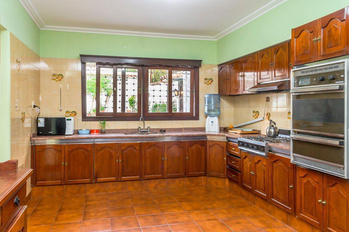 Foto de CASA DE 4 DORMITORIOS EN VENTA EN TRES CERRITOS, imagen 4