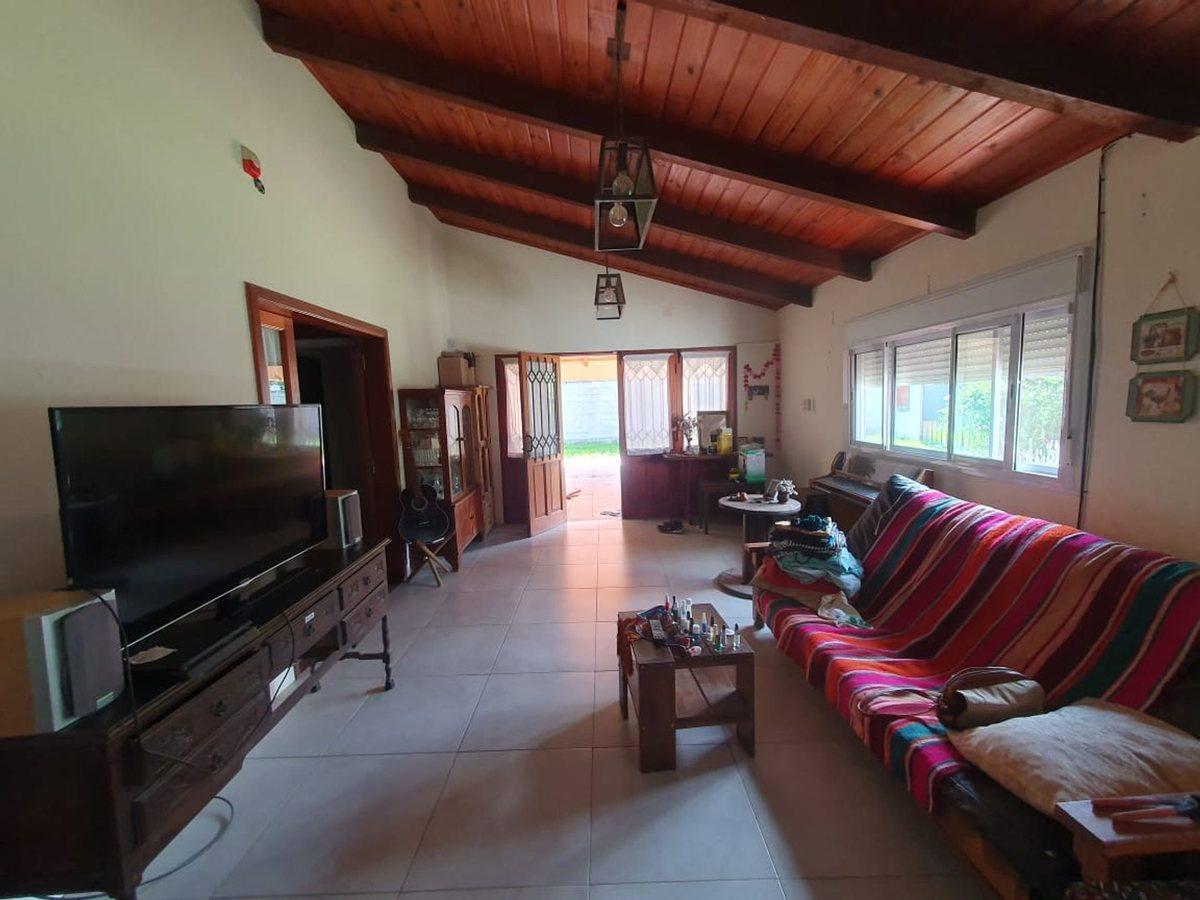 Foto de CASA CON PILETA VENTA ZONA AEROPUERTO, imagen 1