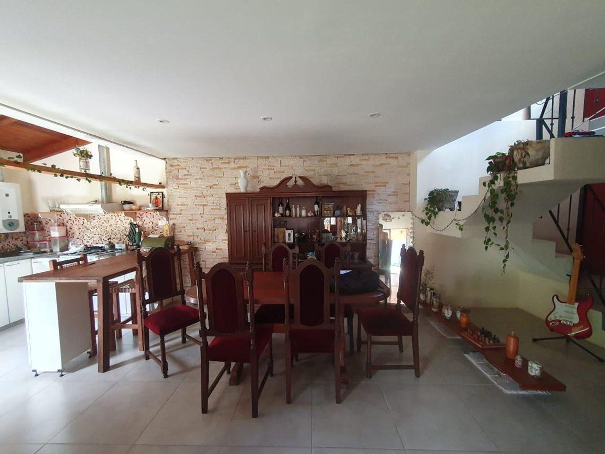 Foto de CASA CON PILETA VENTA ZONA AEROPUERTO, imagen 2