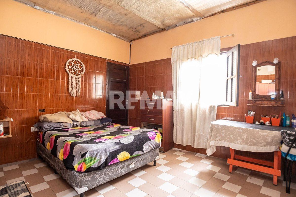 Foto de CASA VENTA MACROCENTRO 4 DORM ACEPTA PERMUTA, imagen 4