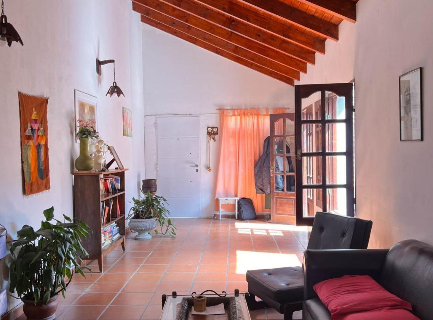 Foto de CASA 3 DORMITORIOS VENTA VAQUEROS CON COCHERA, imagen 3