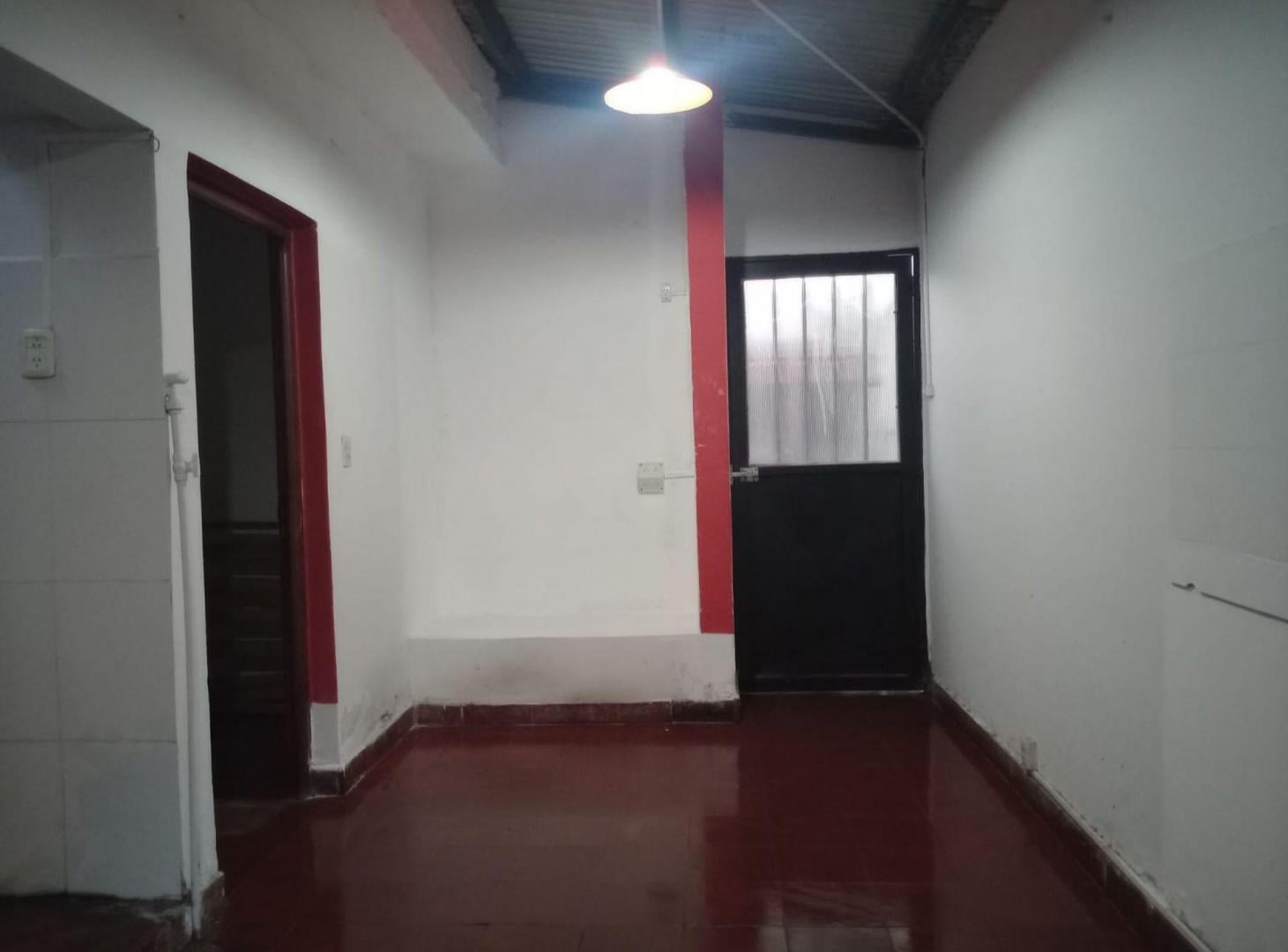Foto de CASA EN VENTA 2 DORMITORIOS BARRIO INTERSINDICAL, imagen 3