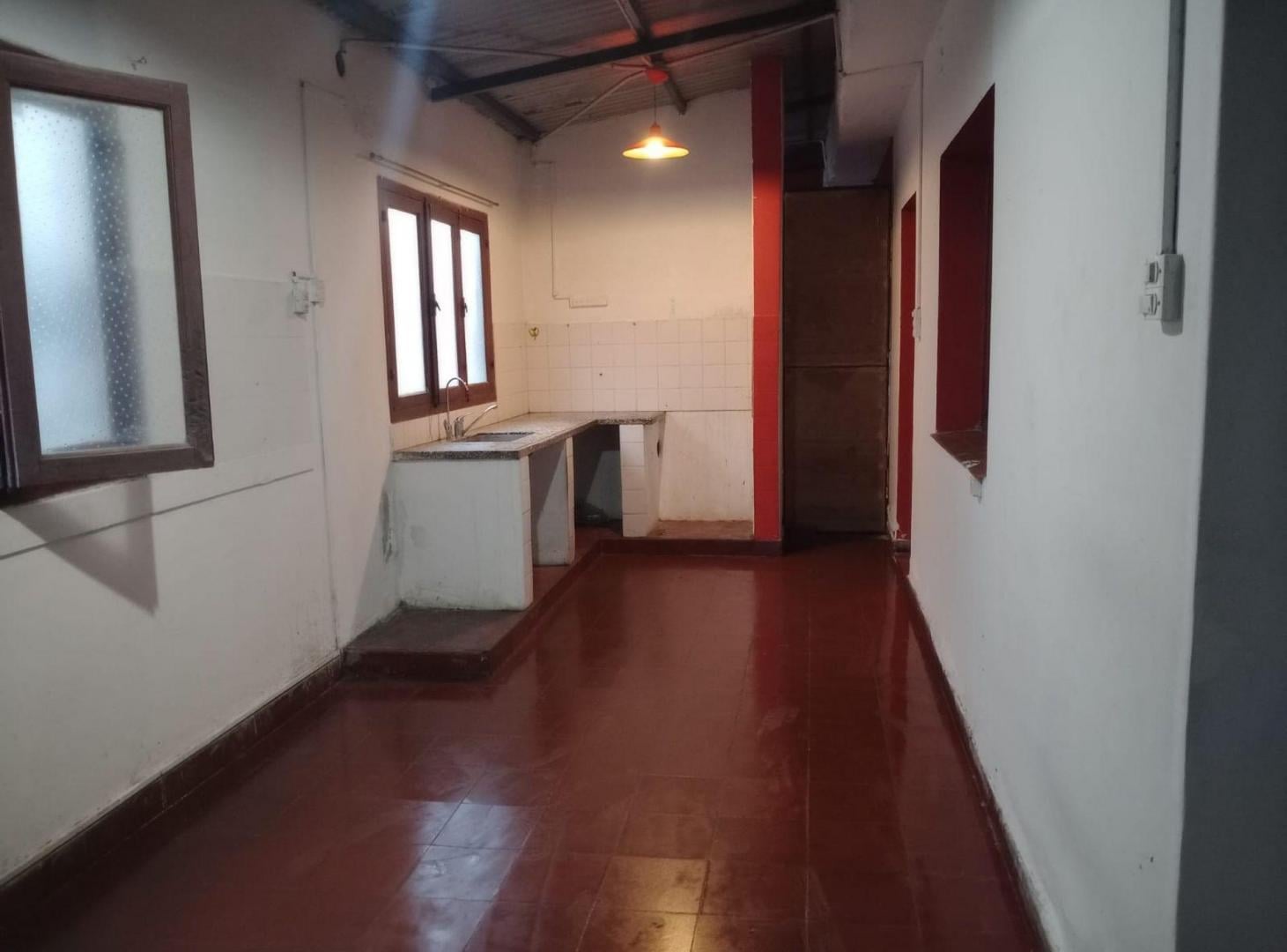 Foto de CASA EN VENTA 2 DORMITORIOS BARRIO INTERSINDICAL, imagen 2