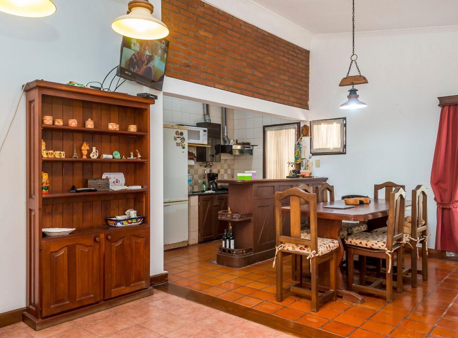 Foto de CASA EN VENTA EN B° SAN NICOLAS 4 DORM ZONA SUR, imagen 2