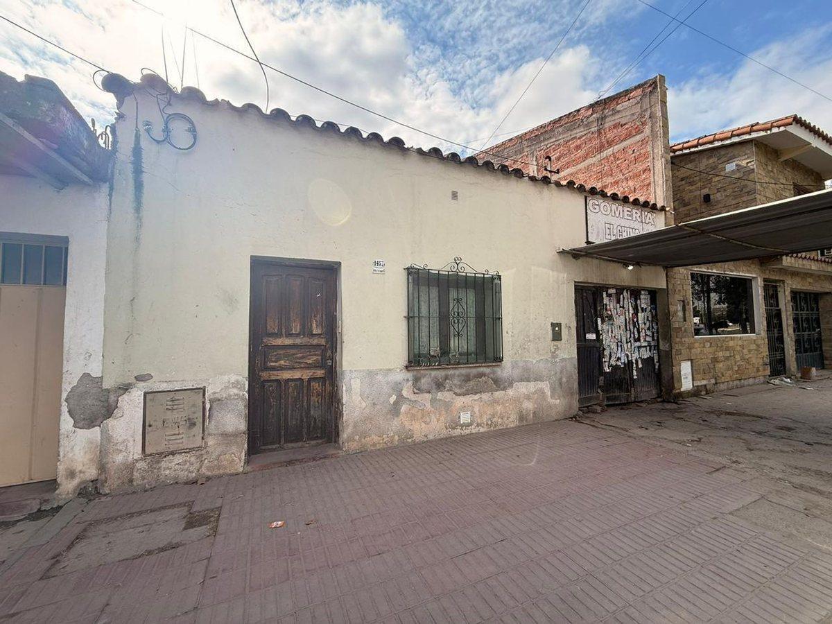 Foto de CASA A REFACCIONAR EN VENTA SOBRE AV YRIGOYEN, imagen 4