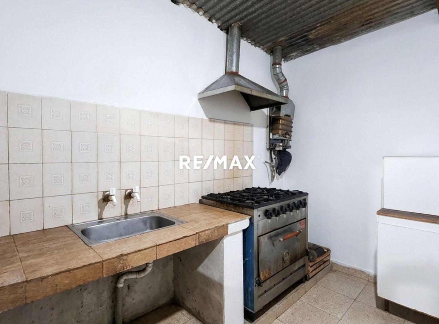 Foto de CASA VENTA O PERMUTA AV DELGADILLO ACCESO SALTA, imagen 2