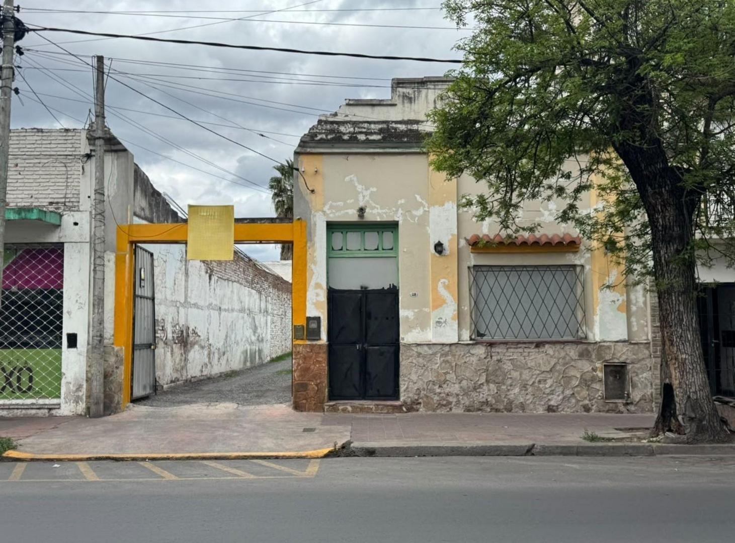 Foto de TERRENO CON LOCAL VENTA O PERMUTA MACROCENTRO, imagen 3