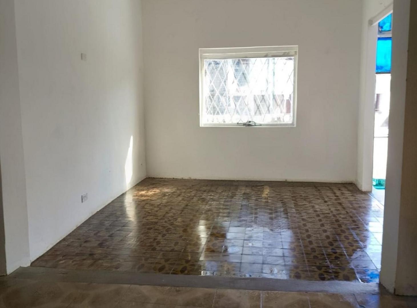 Foto de TERRENO CON LOCAL VENTA O PERMUTA MACROCENTRO, imagen 4