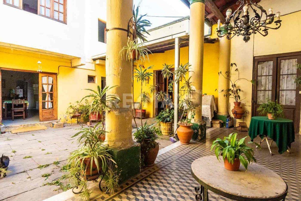 Foto de CASA 5 DORMITORIOS VENTA ZONA MACROCENTRO, imagen 1