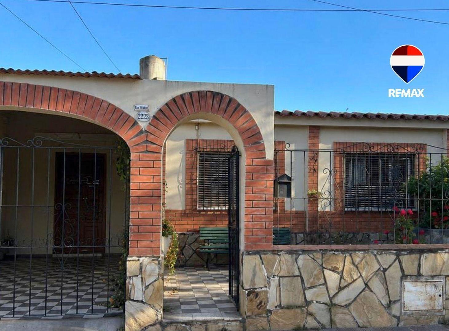 Foto de CASA EN VENTA O PERMUTA AV. SAN MARTIN AL 2200, imagen 1