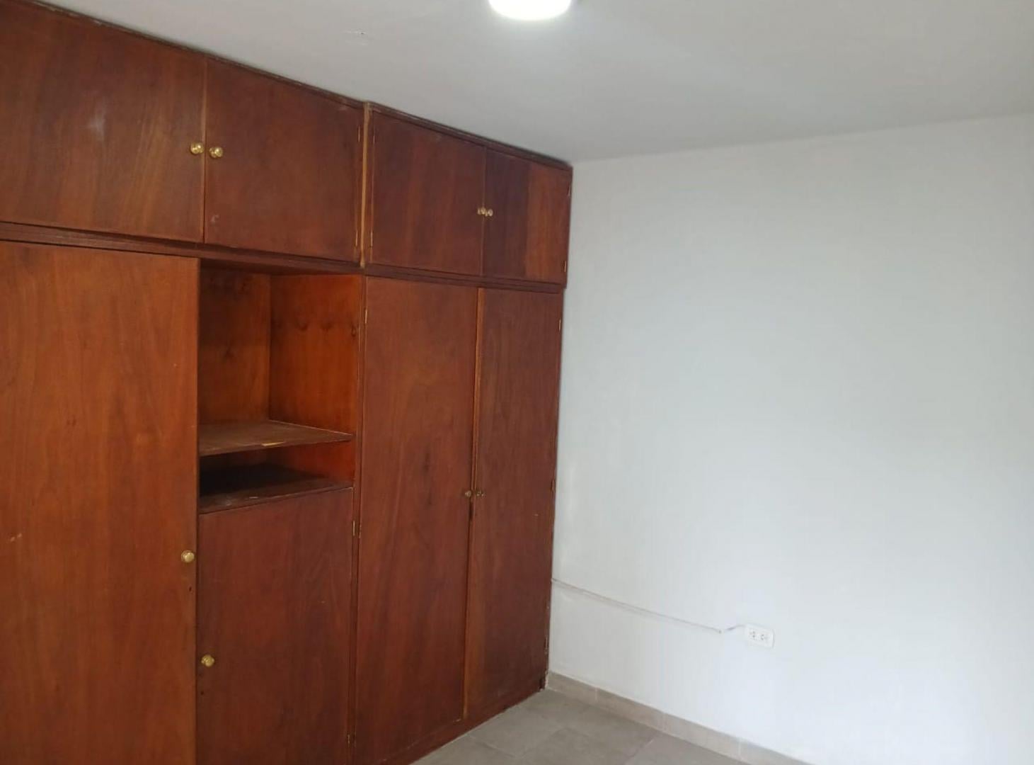 Foto de DEPARTAMENTO VENTA O PERMUTA 2 DORM AV. BELGRANO, imagen 2