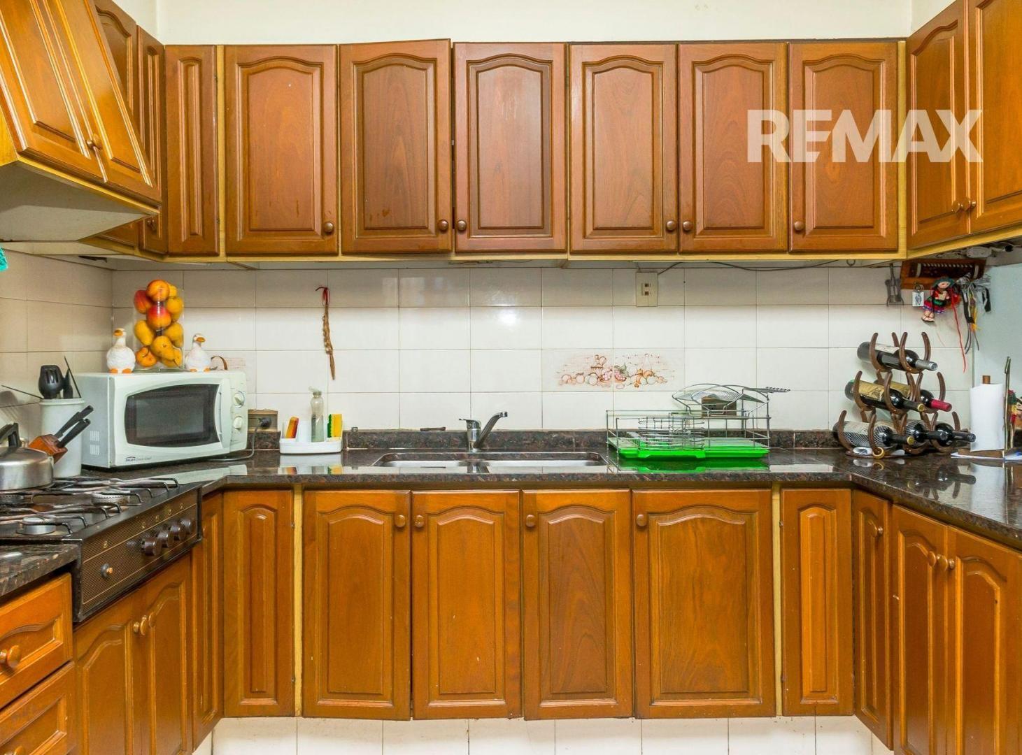 Foto de CASA VTE LOPEZ AL 800 EN VENTA O PERMUTA 460 M2, imagen 4