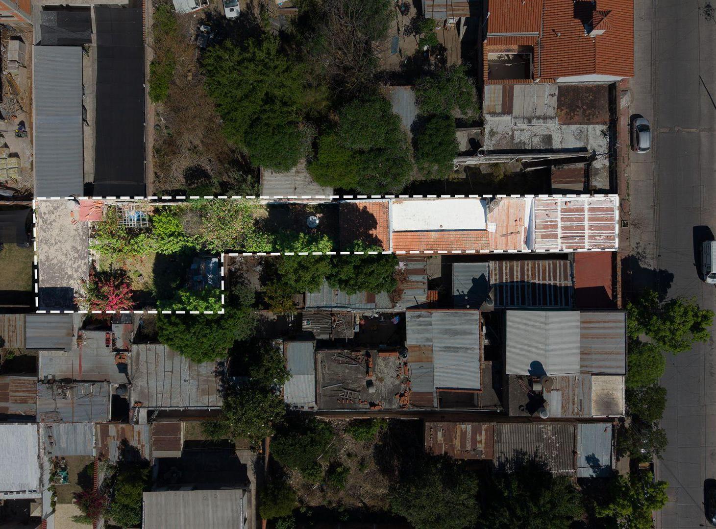 Foto de VENTA CASA CON TERRENO 492M2 A CINCO CUADRAS EASY, imagen 2