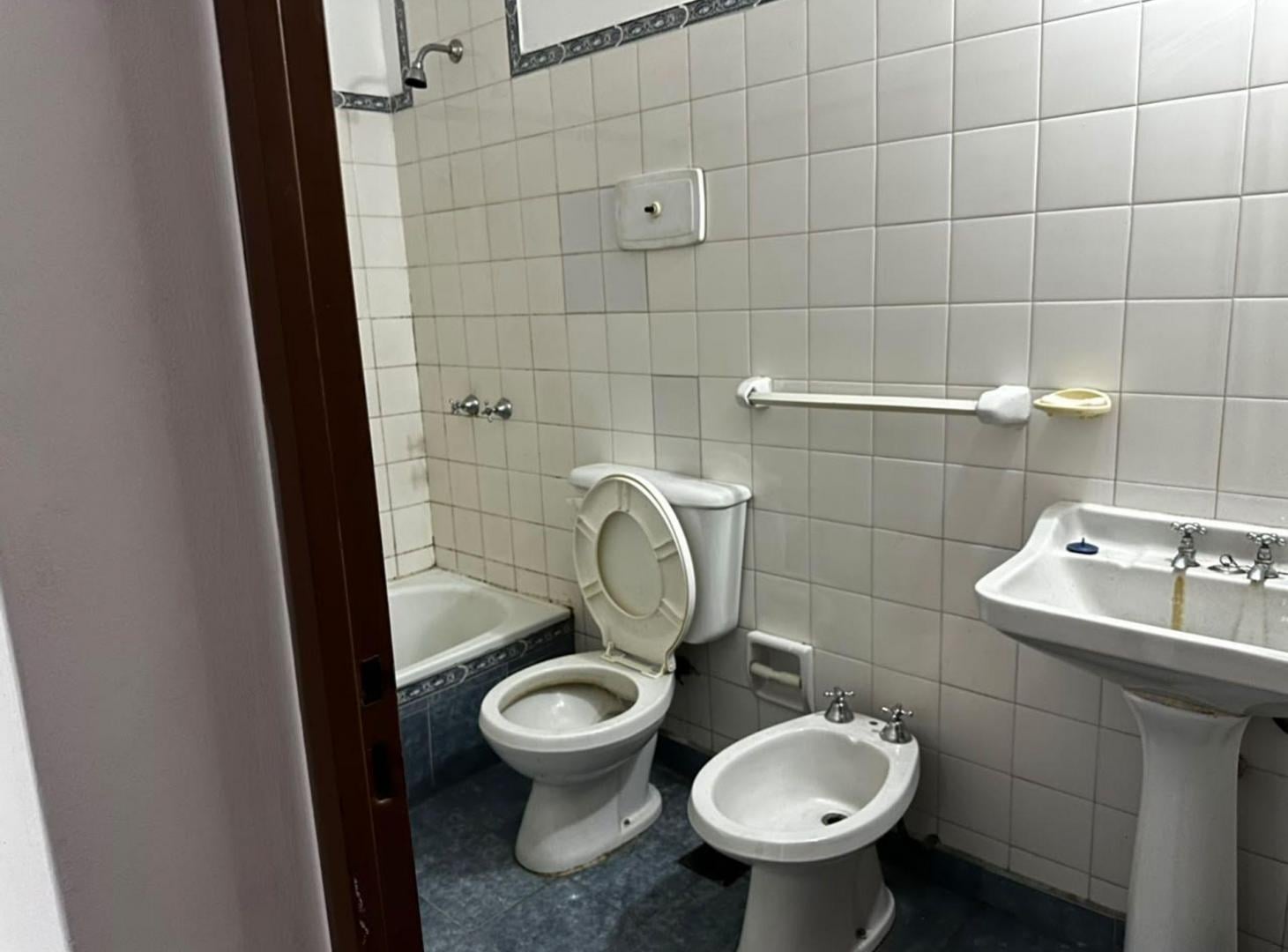 Foto de ALQUILER DEPTO 3 DORM BARRIO DOCENTE ZONA SUR, imagen 3