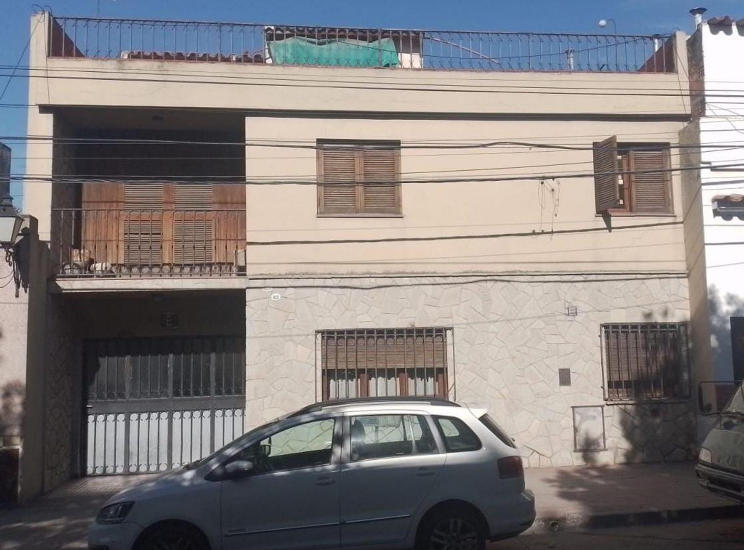 Foto de VENTA CASA 3 DORM ZONA MACROCENTRO C/COCHERA, imagen 2