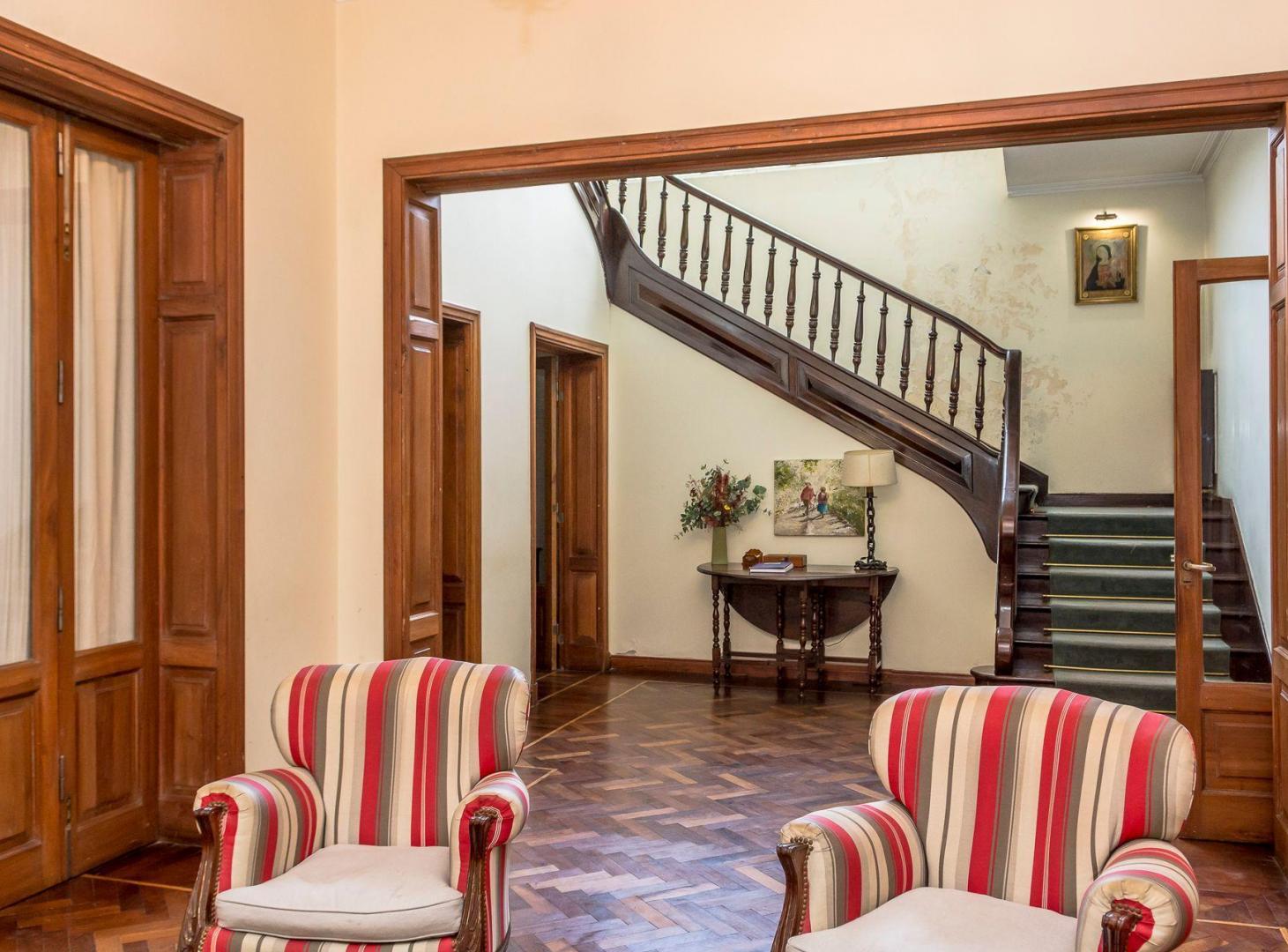 Foto de CASA 8 DORMITORIOS VENTA ZONA CENTRO APTO OFICINAS, imagen 1