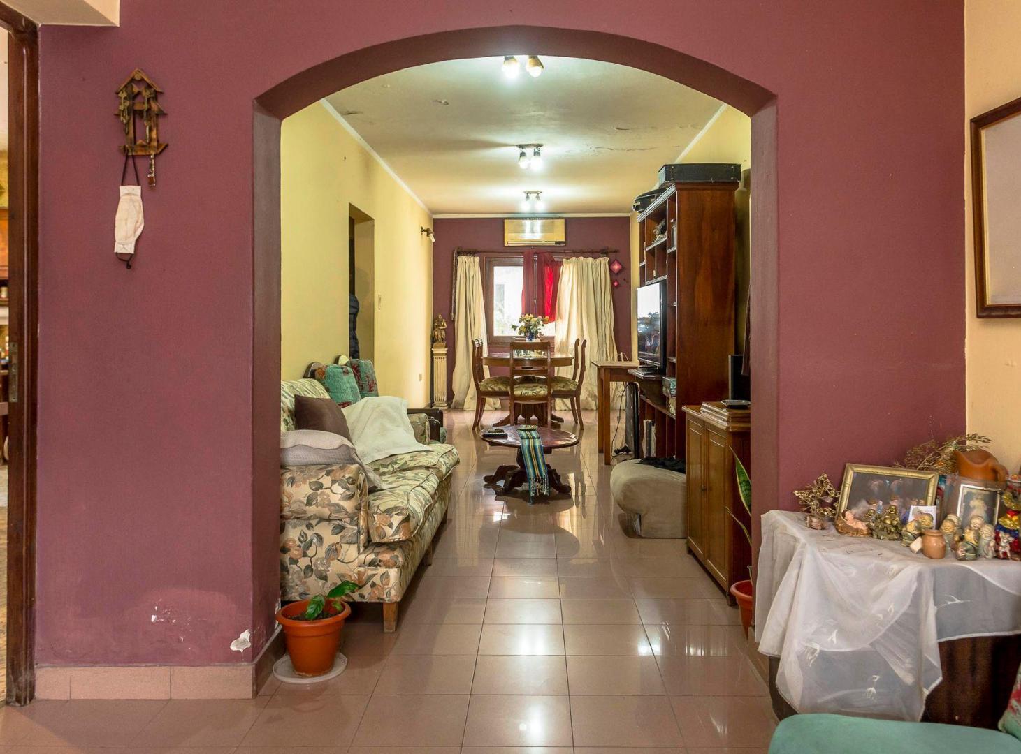 Foto de VENTA CASA C/PILETA 4 DORM APTA CREDITO, imagen 3