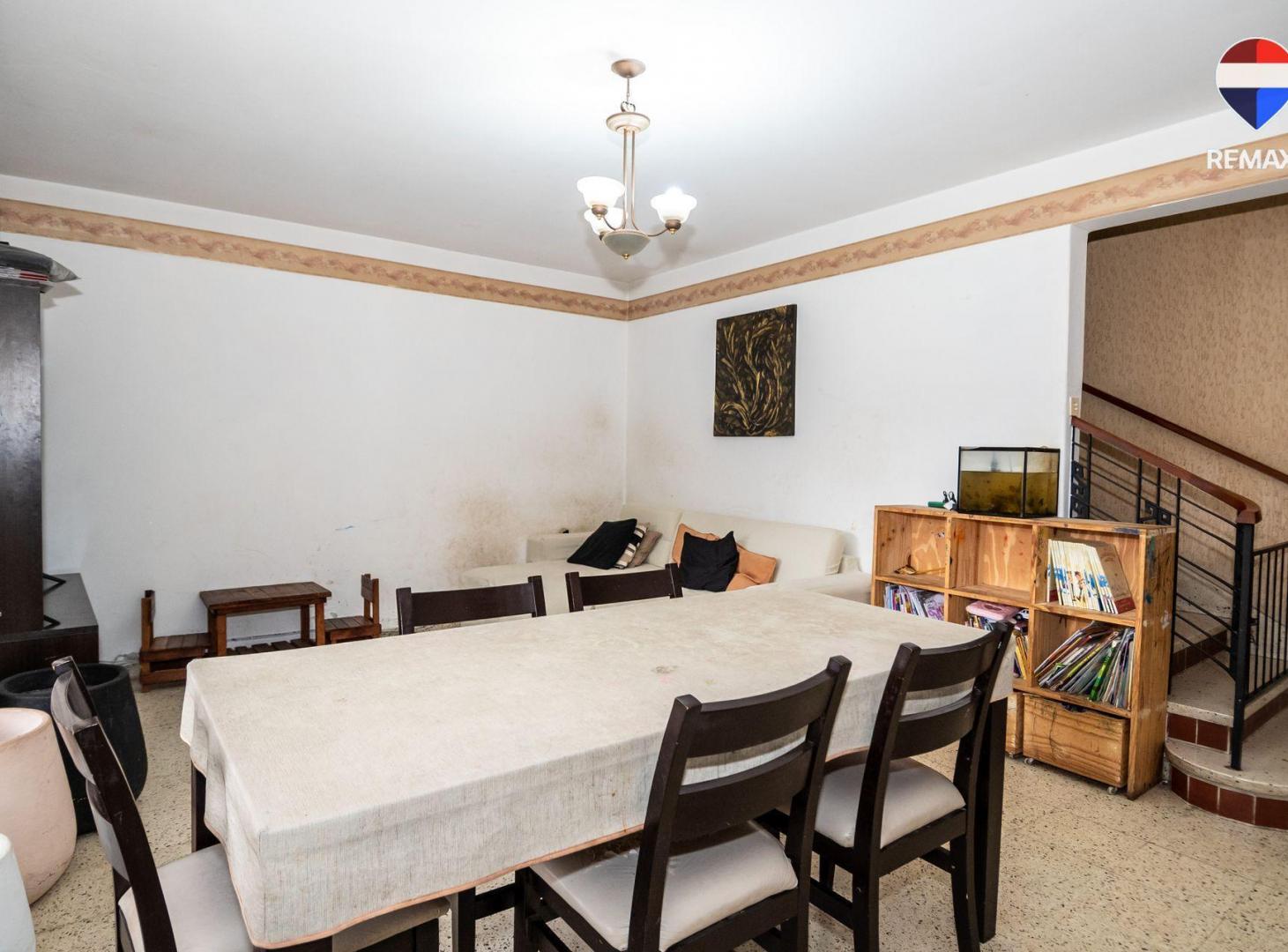 Foto de VENTA CASA 3 DORM MACROCENTRO APTA CR HIPOTECARIO, imagen 2