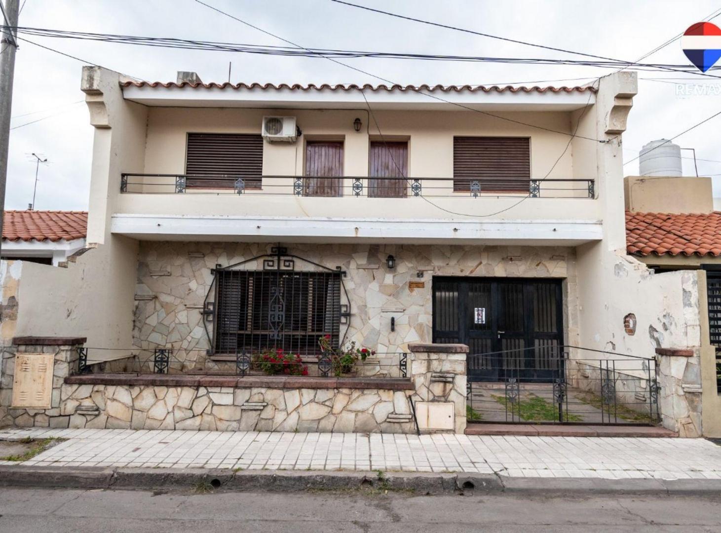 Foto de VENTA CASA 3 DORM MACROCENTRO APTA CR HIPOTECARIO, imagen 1