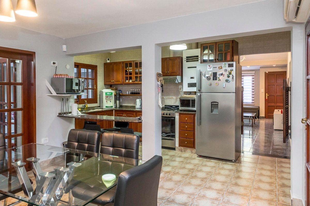 Foto de VENTA CASA 7 DORMITORIOS ZONA PARQUE SAN MARTIN, imagen 1