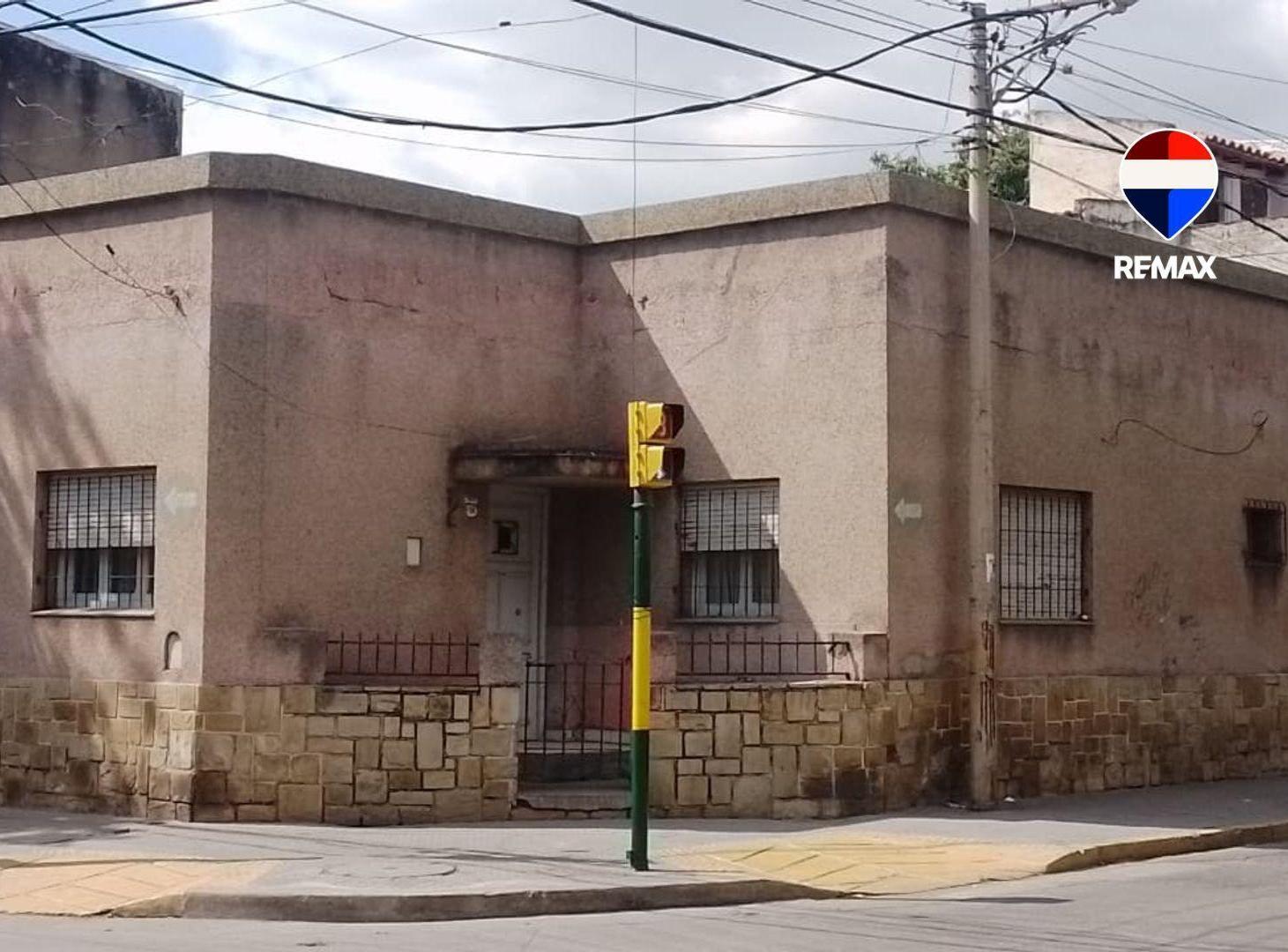 Foto de VENTA CASA ESQUINA 3 DORM C/COCHERA MACROCENTRO, imagen 1