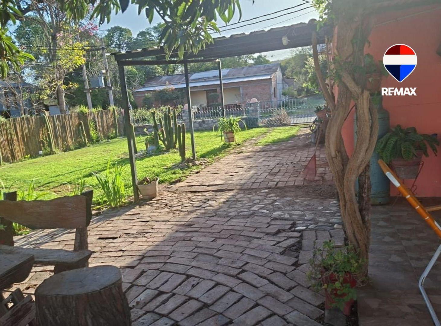 VENTA CASA C/PILETA EN CORONEL MOLDES RUTA 68