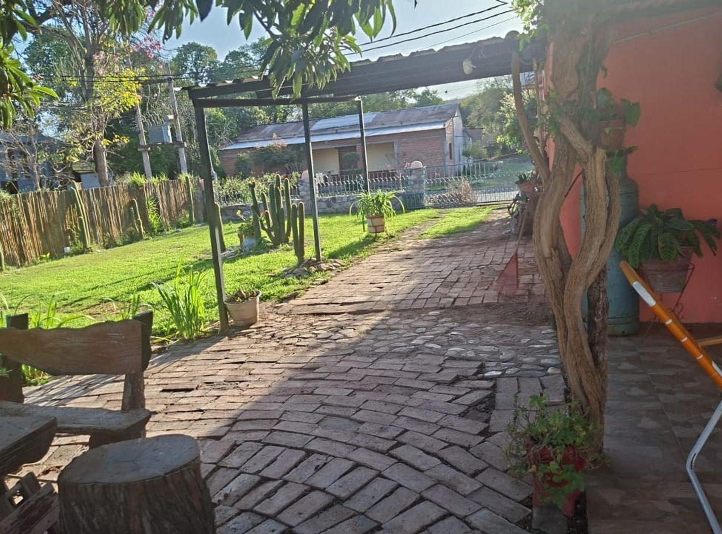 Foto de VENTA CASA C/PILETA EN CORONEL MOLDES RUTA 68, imagen 3